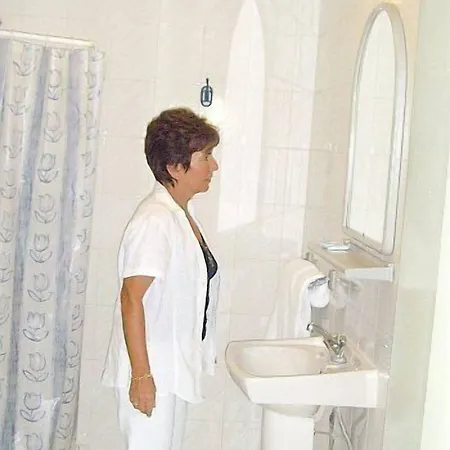 Отель Roma 3*