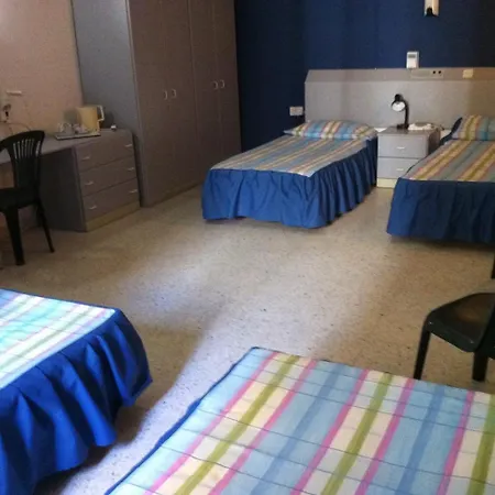 Отель Roma 3*